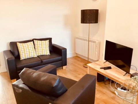 Two Bedroom, Off-Road Parking Ludgershall  Esterno foto